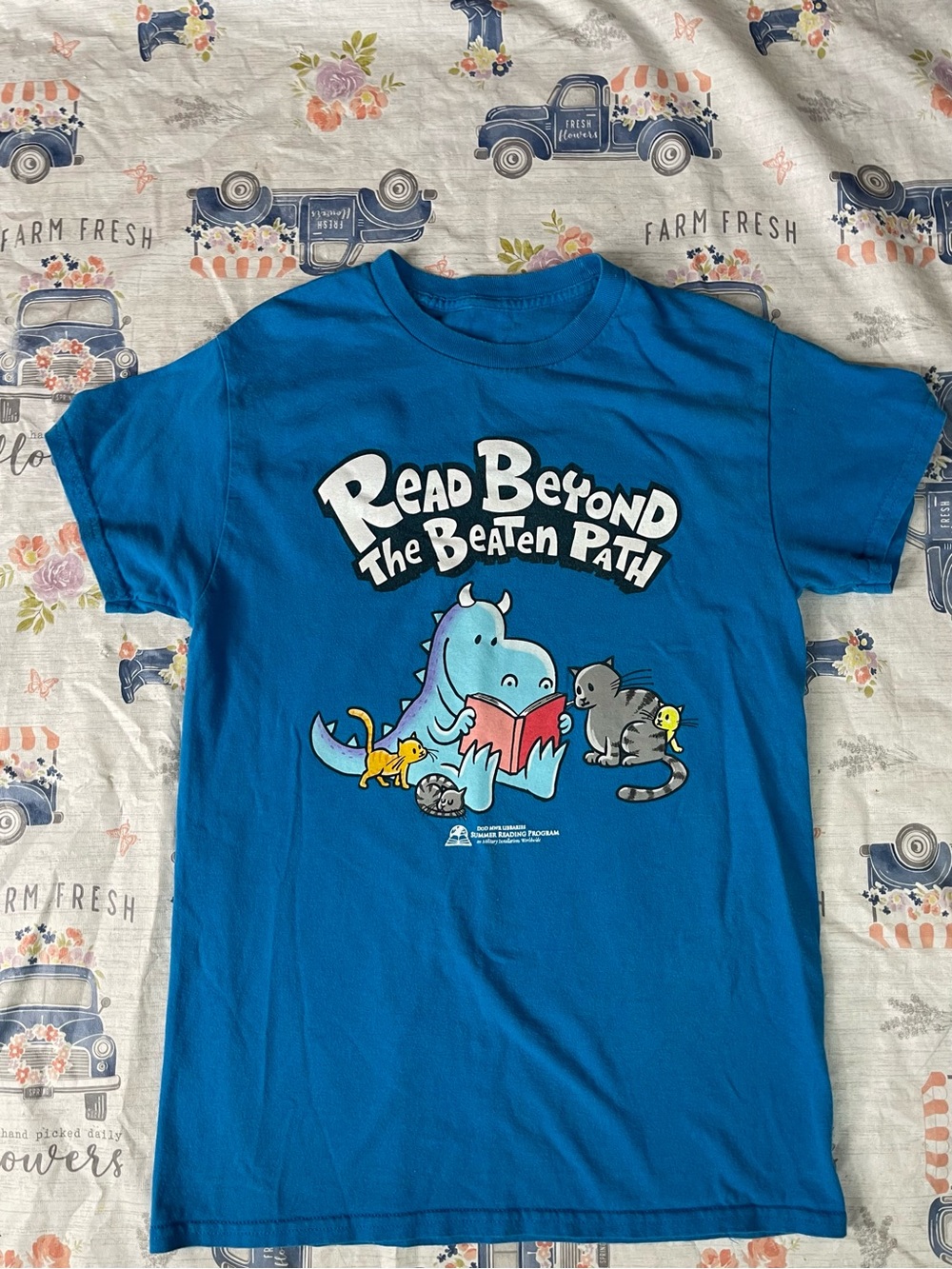 DOD Dav Pikey Design Read Beyond The Beaten Path Summer Reading Program Tee Med